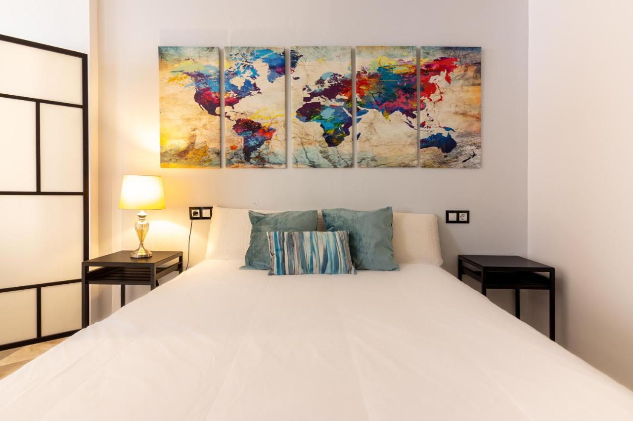 Saenz Suites Gallery By Bossh! Apartments Малага Экстерьер фото