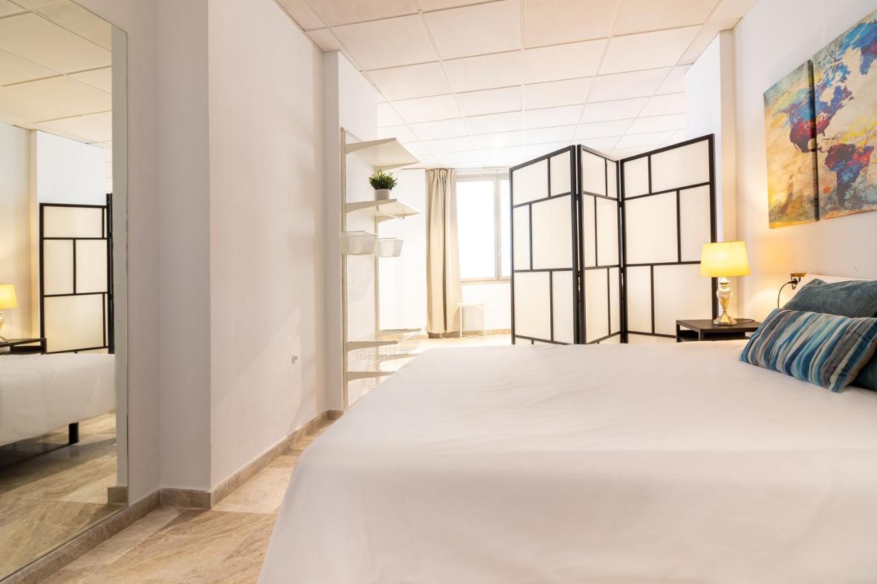 Saenz Suites Gallery By Bossh! Apartments Малага Экстерьер фото