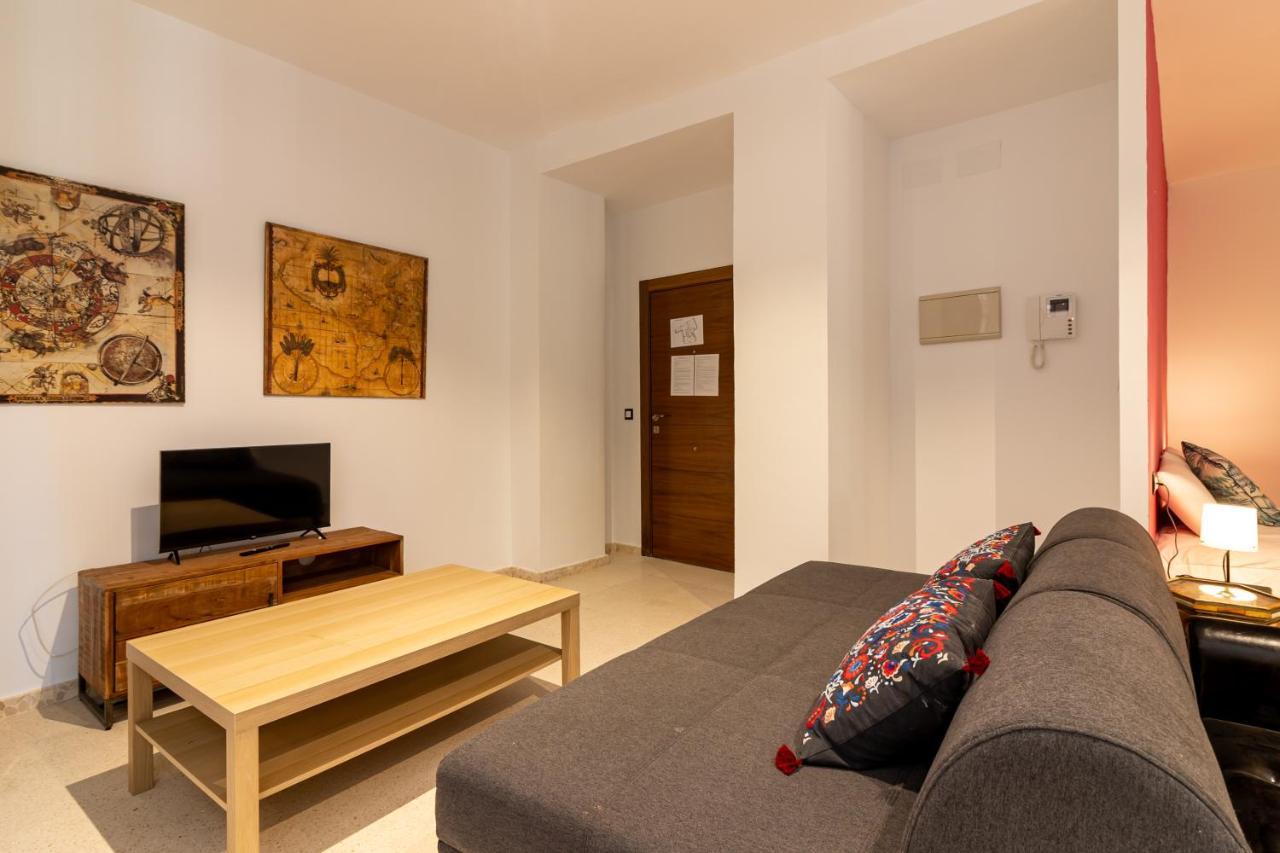 Saenz Suites Gallery By Bossh! Apartments Малага Экстерьер фото